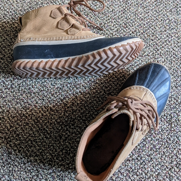 Sorel Boots - Picture 2 of 4